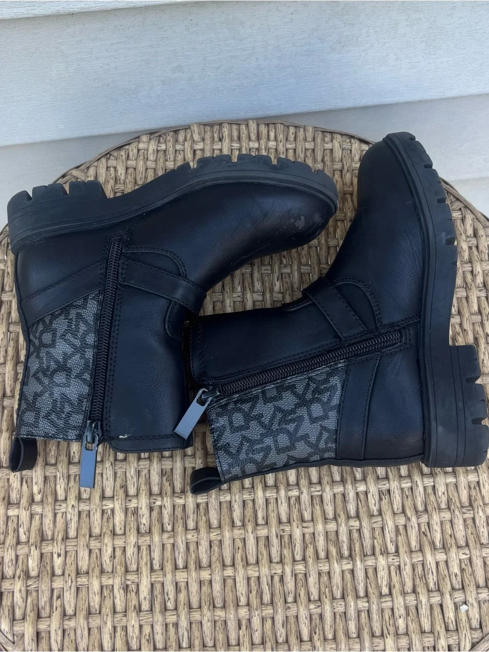 DKNY Girls Black Moto Combat Ankle Boots Side-Zip Buckle Size: Kids / Youth 12
